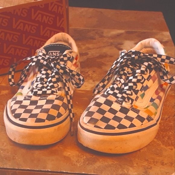 Girls Oldskool Vans size 13 - Picture 2 of 3